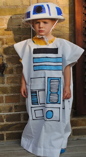 R2D2 pillowcase costume