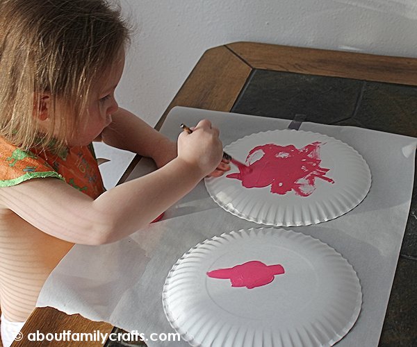 Paper Plate Heart Sewing Craft - I Heart Crafty Things