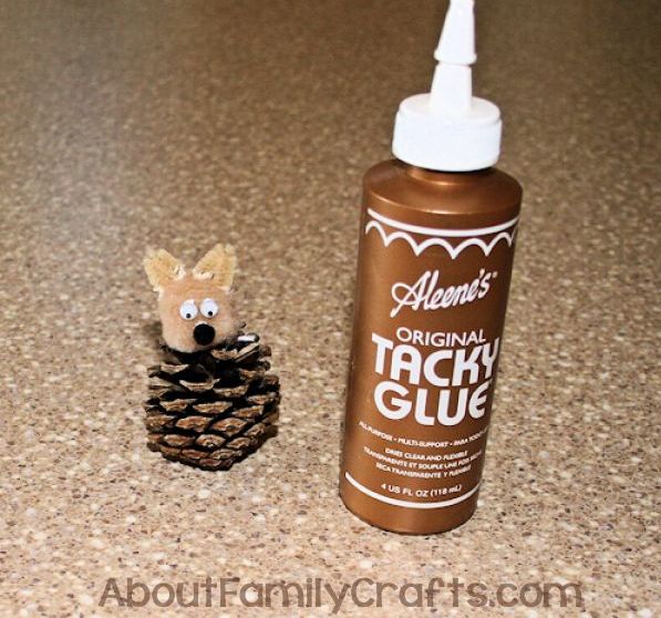 DIY Pine Cone Squirrel Face