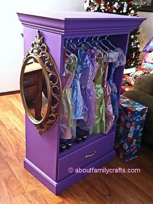 snow white mirror on dress up armoire